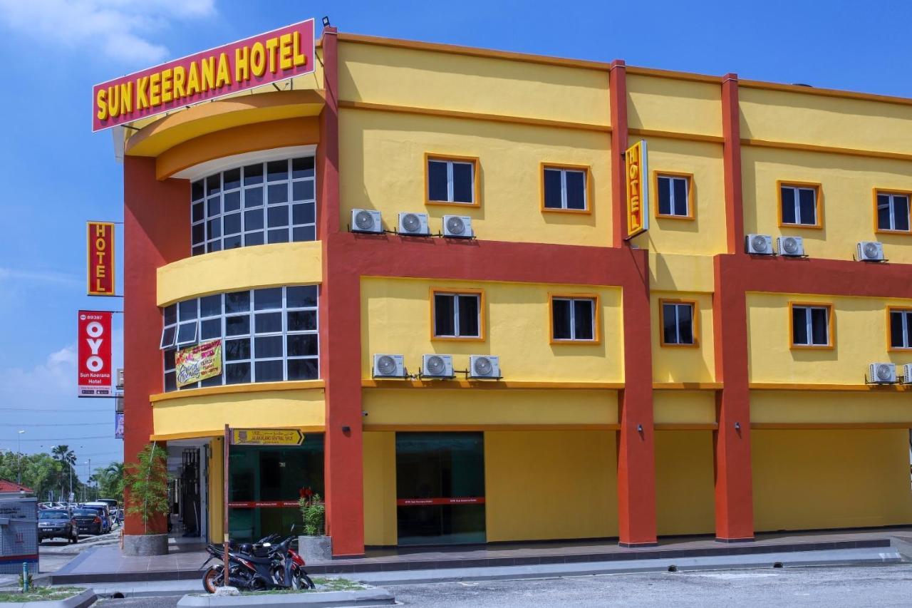 Oyo 89387 Sun Keerana Hotel Klang Exterior photo