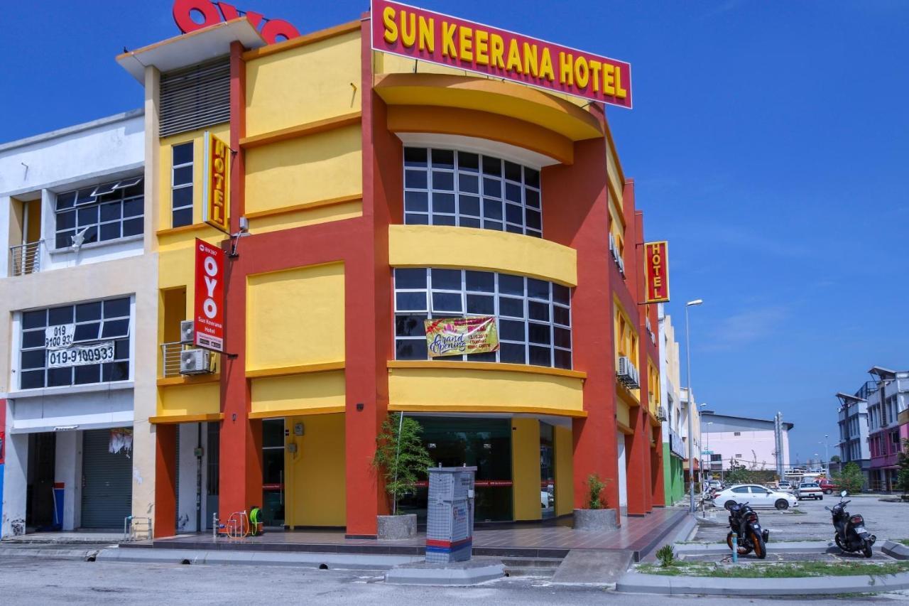 Oyo 89387 Sun Keerana Hotel Klang Exterior photo